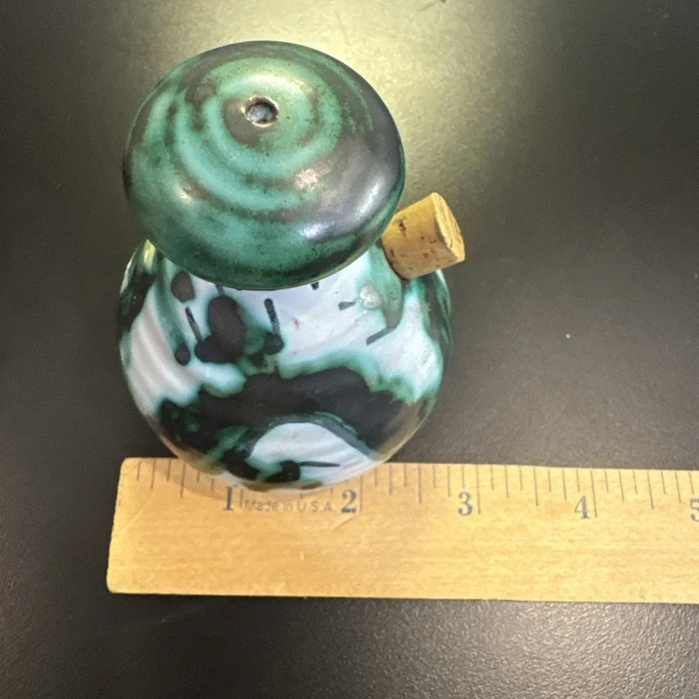 Handmade‎ Pottery Salt & Pepper Shakers Dragonwear Green Gray Stamped Tintagel